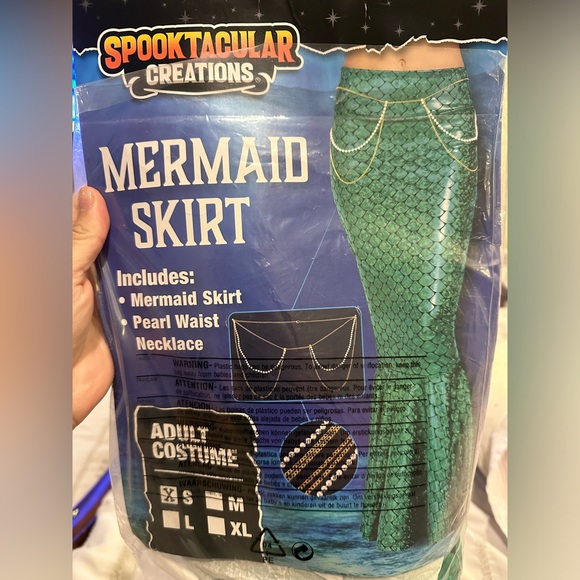 Mermaid skirt 🧜‍♀️ 🎃 - Picture 2 of 3